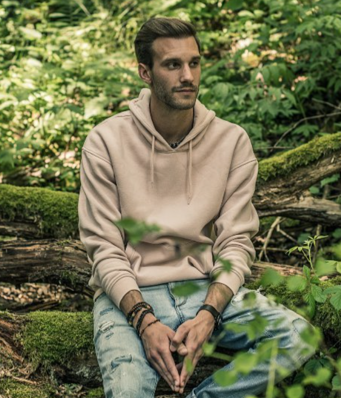 Titelcover das den Musiker Niklas Vaupel zeigt.
